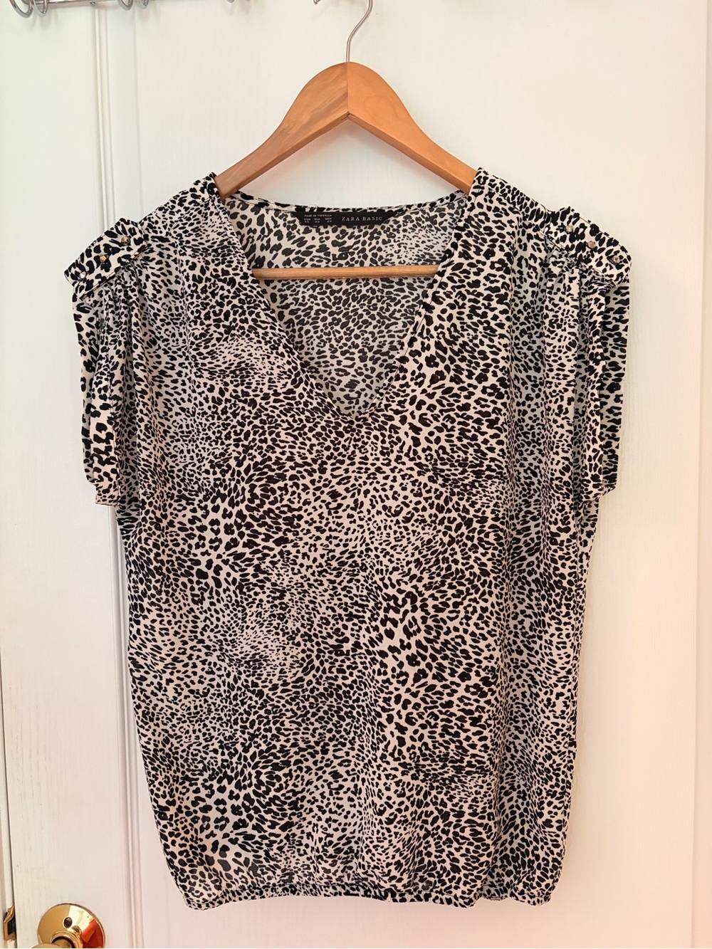 Zara Black and White Leopard Print V-Neck Blouse